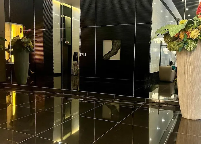 Luxury In Ayala Makati, Air Residences With Balcony Manila