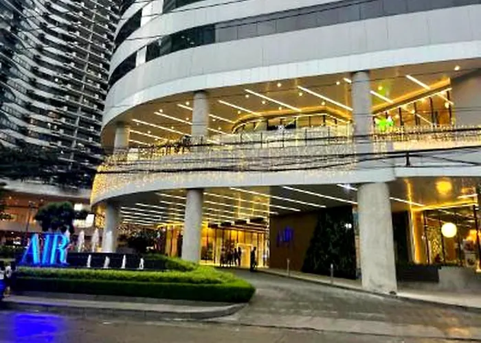 Luxury In Ayala Makati, Air Residences With Balcony